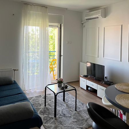 Apartment Vera With Free Garage Novi Sad Exterior foto